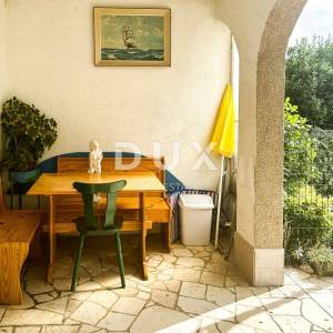 CRIKVENICA, DRAMALJ - Dva apartmana udaljena 100 metara od mora