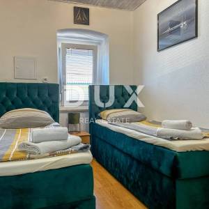 CRIKVENICA, DRAMALJ - kuća 115 m2 sa dva apartmana blizu mora, sniženo, prilika!!!