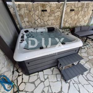 CRIKVENICA, DRAMALJ - kuća 115 m2 sa dva apartmana blizu mora, sniženo, prilika!!!