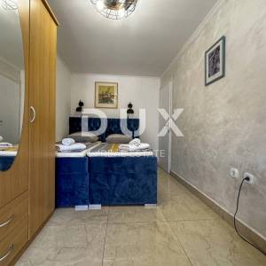 CRIKVENICA, DRAMALJ - kuća 115 m2 sa dva apartmana blizu mora, sniženo, prilika!!!
