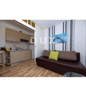 CRIKVENICA, DRAMALJ - Kuća sa 6 apartmana, 200m od mora