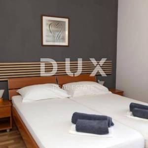CRIKVENICA, DRAMALJ - Kuća sa 6 apartmana, 200m od mora