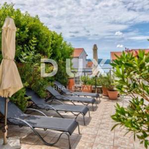 CRIKVENICA, DRAMALJ - Kuća sa 6 apartmana, 200m od mora