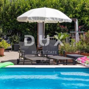 CRIKVENICA, DRAMALJ - Kuća sa 6 apartmana, 200m od mora