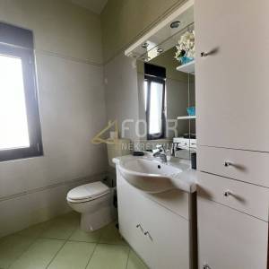 Crikvenica, Dramalj, kuća s 2 stana, 2 garaže i panoramskim pogledom