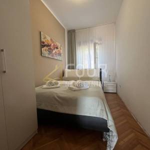 Crikvenica, Dramalj, kuća s 2 stana, 2 garaže i panoramskim pogledom