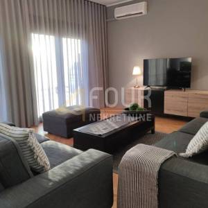 Crikvenica, Dramalj, kuća s 2 stana, 2 garaže i panoramskim pogledom