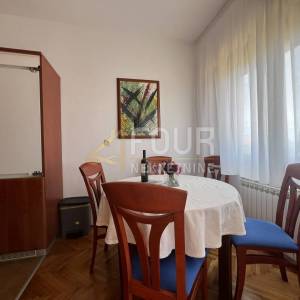 Crikvenica, Dramalj, kuća s 2 stana, 2 garaže i panoramskim pogledom