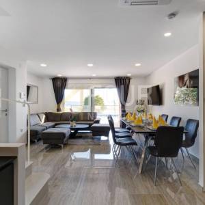 Crikvenica, Dramalj, novogradnja, 202.41m2, 4s+db, bazen, okućnica
