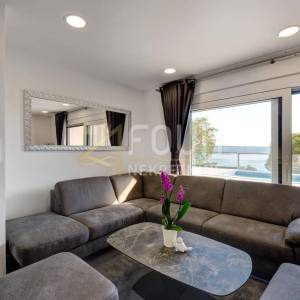 Crikvenica, Dramalj, novogradnja, 202.41m2, 4s+db, bazen, okućnica