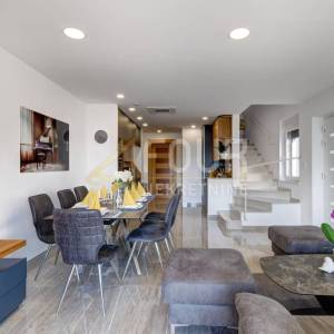 Crikvenica, Dramalj, novogradnja, 202.41m2, 4s+db, bazen, okućnica
