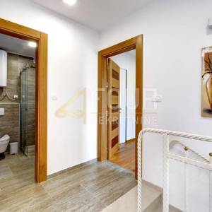 Crikvenica, Dramalj, novogradnja, 202.41m2, 4s+db, bazen, okućnica