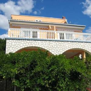 CRIKVENICA, DRAMALJ - Odlična apartmanska kuća 130 m od mora