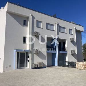 CRIKVENICA, DRAMALJ - Penthause u novogradnji, drugi red do mora
