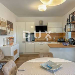 CRIKVENICA, DRAMALJ- Penthouse + stan u novogradnji blizu mora s pogledom, garažom