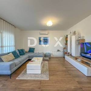 CRIKVENICA, DRAMALJ- Penthouse + stan u novogradnji blizu mora s pogledom, garažom