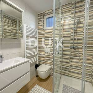 CRIKVENICA, DRAMALJ- Penthouse + stan u novogradnji blizu mora s pogledom, garažom