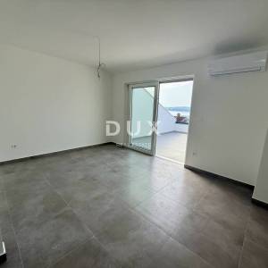 CRIKVENICA, DRAMALJ - Predivan stan u novogradnji na samo 300 metara od mora!