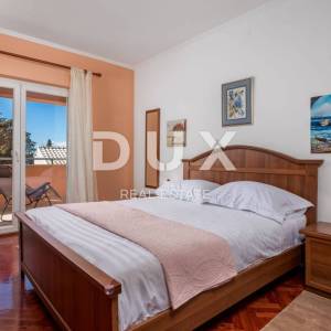 CRIKVENICA, DRAMALJ - rustikalna vila s rimskim vrtom samo 250 metara od plaže, GARAŽA, ekskluzivno