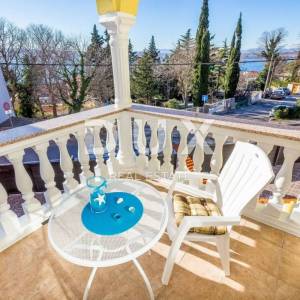 CRIKVENICA, DRAMALJ - Vila novije gradnje s bazenom!