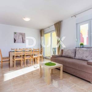 CRIKVENICA, DRAMALJ - Vila novije gradnje s dva bazena!