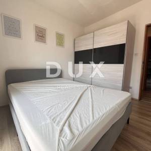 CRIKVENICA - Dvije kuće s garažom u blizini centra