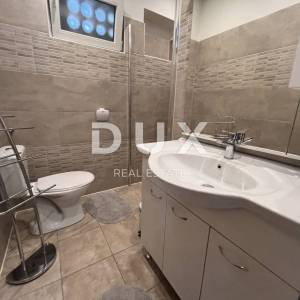 CRIKVENICA - Dvije kuće s garažom u blizini centra