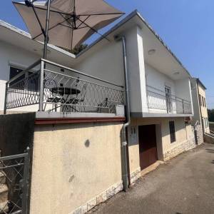 CRIKVENICA - Dvije kuće s garažom u blizini centra