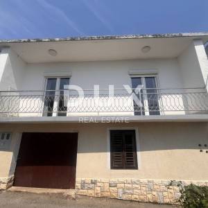 CRIKVENICA - Dvije kuće s garažom u blizini centra