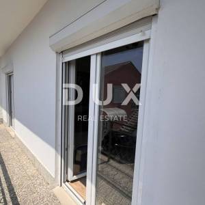 CRIKVENICA - Dvije kuće s garažom u blizini centra
