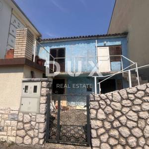 CRIKVENICA - Dvije kuće s garažom u blizini centra