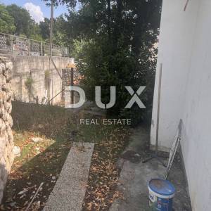 CRIKVENICA - Dvije kuće s garažom u blizini centra