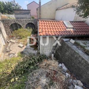 CRIKVENICA - Dvije kuće s garažom u blizini centra