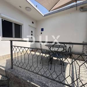 CRIKVENICA - Dvije kuće s garažom u blizini centra