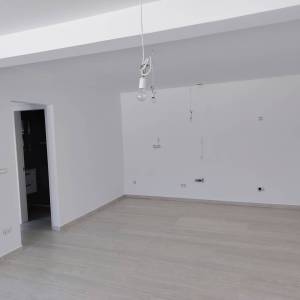 Crikvenica, dvoetažni, novogradnja, 300 m od mora, parking S1
