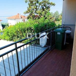 CRIKVENICA - dvosoban stan,  100 m od mora