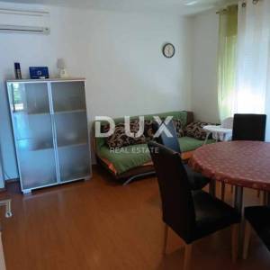 CRIKVENICA - dvosoban stan,  100 m od mora