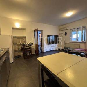 Crikvenica, etaža s više stambenih jedinica, 84.71m2