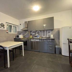 Crikvenica, etaža s više stambenih jedinica, 84.71m2