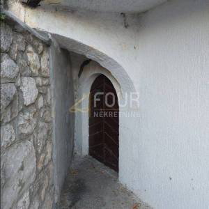 Crikvenica, Grižane, kuća u nizu
