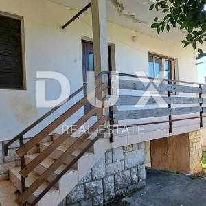 CRIKVENICA, GRIŽANE - lijepa samostojeća kuća s okućnicom
