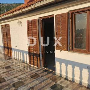 CRIKVENICA, GRIŽANE - Samostojeća kuća s velikom okućnicom