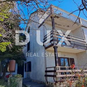 CRIKVENICA, GRIŽANE - Samostojeća kuća s velikom okućnicom