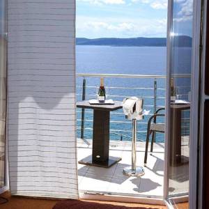 CRIKVENICA. HOTEL NA SAMOJ OBALI MORA!!