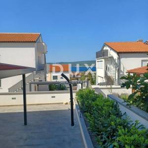 CRIKVENICA, HRUSTA - dva apartmana s pogledom na more