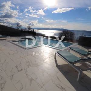 CRIKVENICA - Impresivna moderna vila s bazenom!