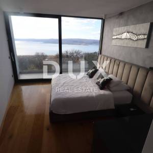 CRIKVENICA - Impresivna moderna vila s bazenom!