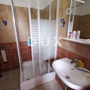 CRIKVENICA, JADRANOVO - Dvoetažan stan, 110m2, 200m od mora