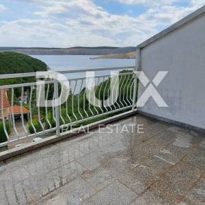 CRIKVENICA, JADRANOVO - Lijepi stan, samo 150 m od mora