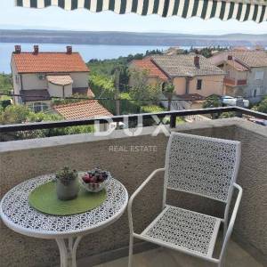 CRIKVENICA, JADRANOVO - lijepa kuća s pet apartmana